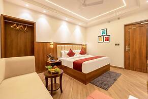 Hotel Ambalika Aashray Katra