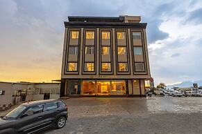 Hotel Ambalika Aashray Katra