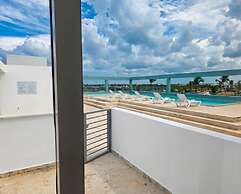 Ducassi Penthouses Rooft Pool