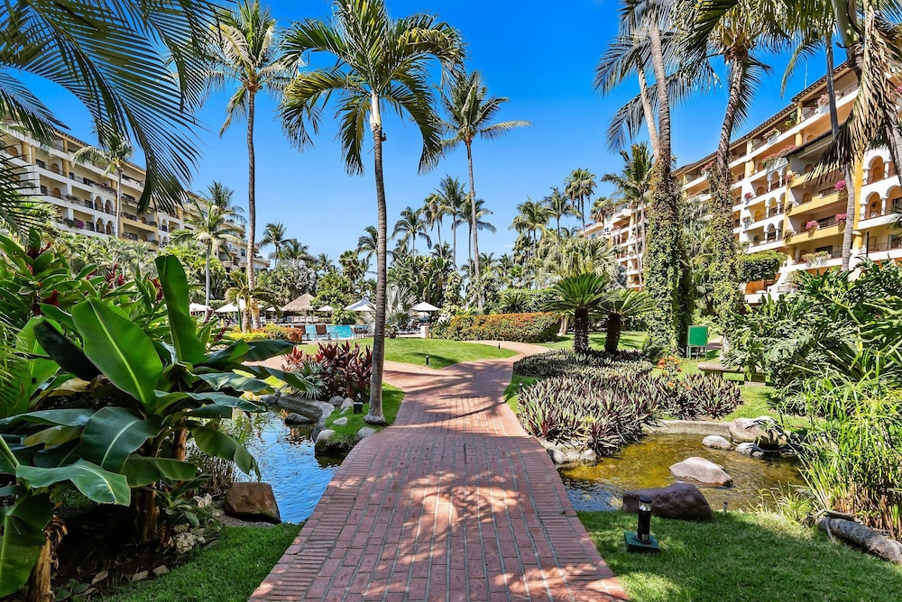 Velas Resort Access Beachfront 3BR Condo