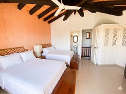 Oceanfront 5BR Villa by Monyxbnb