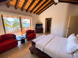 Oceanfront 5BR Villa by Monyxbnb