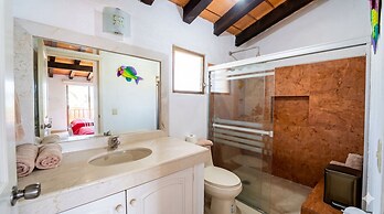 Oceanfront 5BR Villa by Monyxbnb