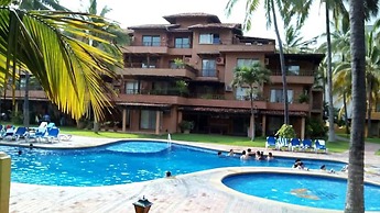 Oceanfront 5BR Villa by Monyxbnb