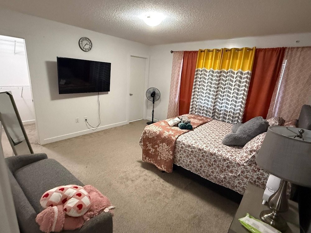 A&A Retreatfam-friendly 3BR Spacious Haven Leduc