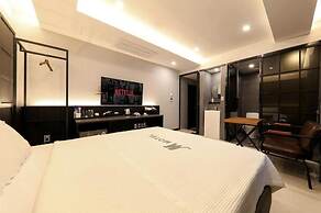 THE M HOTEL