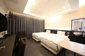 THE M HOTEL