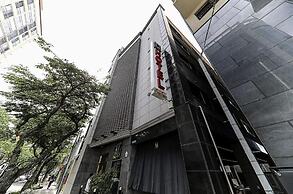 THE M HOTEL