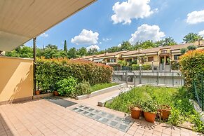 Juliette House: Shared Pool & Relax