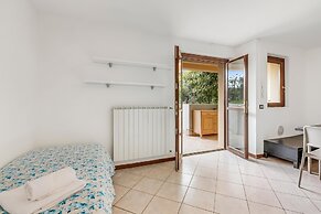 Juliette House: Shared Pool & Relax
