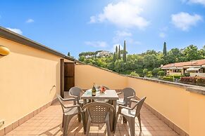 Juliette House: Shared Pool & Relax