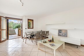 Juliette House: Shared Pool & Relax