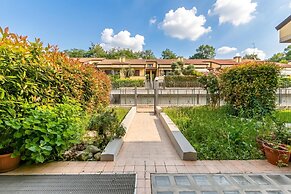 Juliette House: Shared Pool & Relax