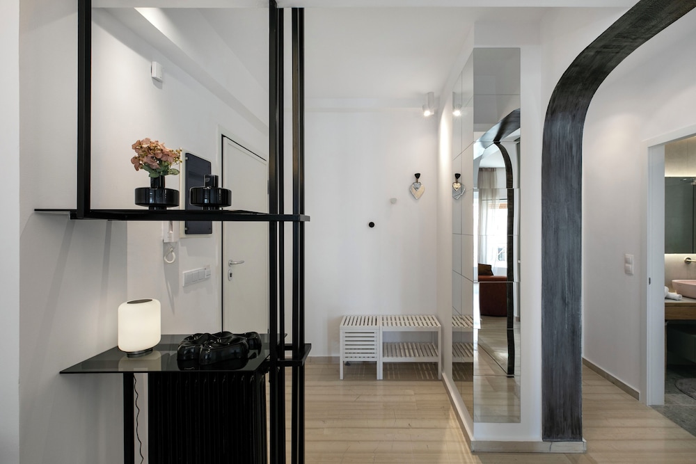 The Tara - Coastal 2-BR Apt. in Piraeus
