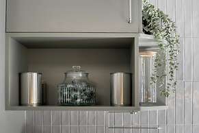 The Tara - Coastal 2-BR Apt. in Piraeus
