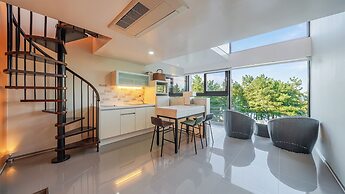 Goseong Lareine Poolvilla H