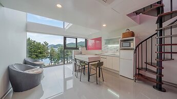 Goseong Lareine Poolvilla H