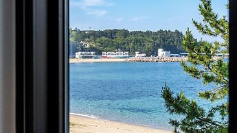 Goseong Lareine Poolvilla H