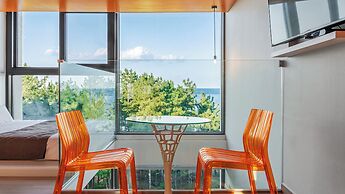 Goseong Lareine Poolvilla H