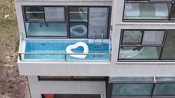 Goseong Lareine Poolvilla H