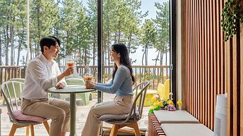 Goseong Lareine Poolvilla H