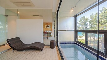 Goseong Lareine Poolvilla H