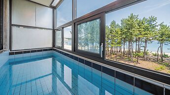 Goseong Lareine Poolvilla H