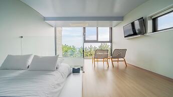 Goseong Lareine Poolvilla H