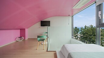 Goseong Lareine Poolvilla H