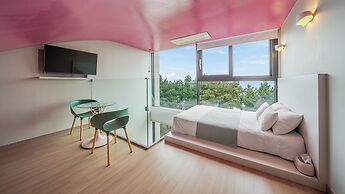 Goseong Lareine Poolvilla H