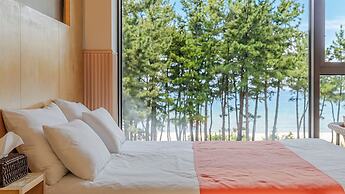 Goseong Lareine Poolvilla H