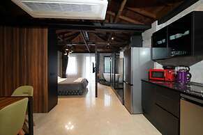 Monev Suites