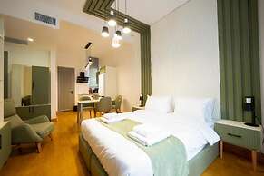 Monev Suites