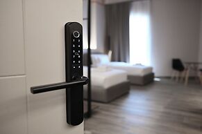 Cosmos Luxury Studio Suites