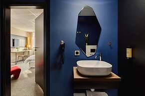 Yuko Residence