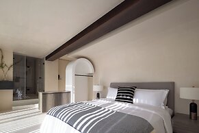 WHITEBALANCE Hotel Dali