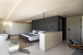 WHITEBALANCE Hotel Dali