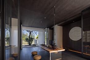 WHITEBALANCE Hotel Dali