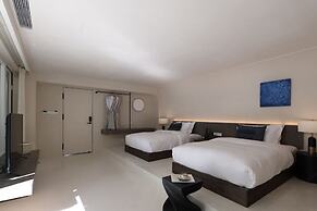 WHITEBALANCE Hotel Dali
