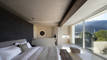 WHITEBALANCE Hotel Dali