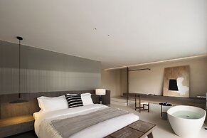WHITEBALANCE Hotel Dali