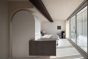 WHITEBALANCE Hotel Dali