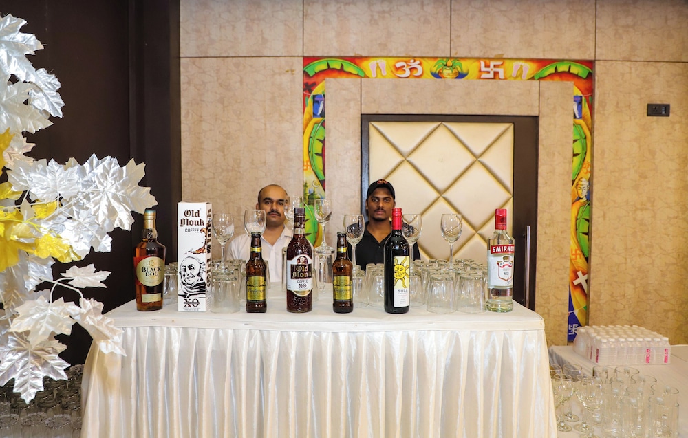 Hotel Devanshi & Banquets by Classy Stay