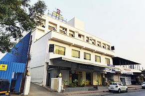 Hotel Devanshi & Banquets by Classy Stay