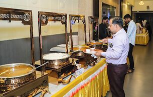 Hotel Devanshi & Banquets by Classy Stay