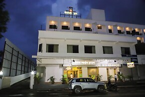 Hotel Devanshi & Banquets by Classy Stay