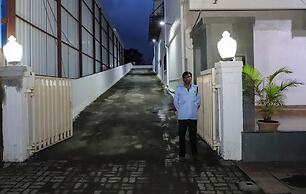 Hotel Devanshi & Banquets by Classy Stay