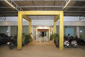 Hotel Devanshi & Banquets by Classy Stay