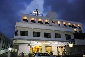 Hotel Devanshi & Banquets by Classy Stay