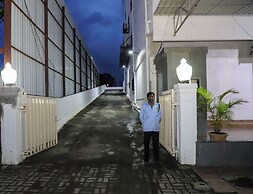 Hotel Devanshi & Banquets by Classy Stay